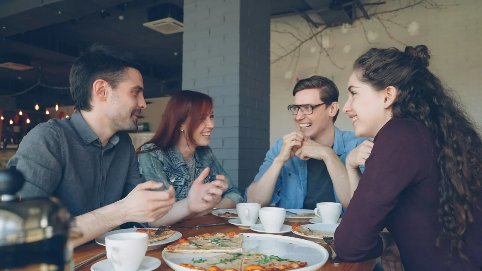 Un repas partagé entre amis